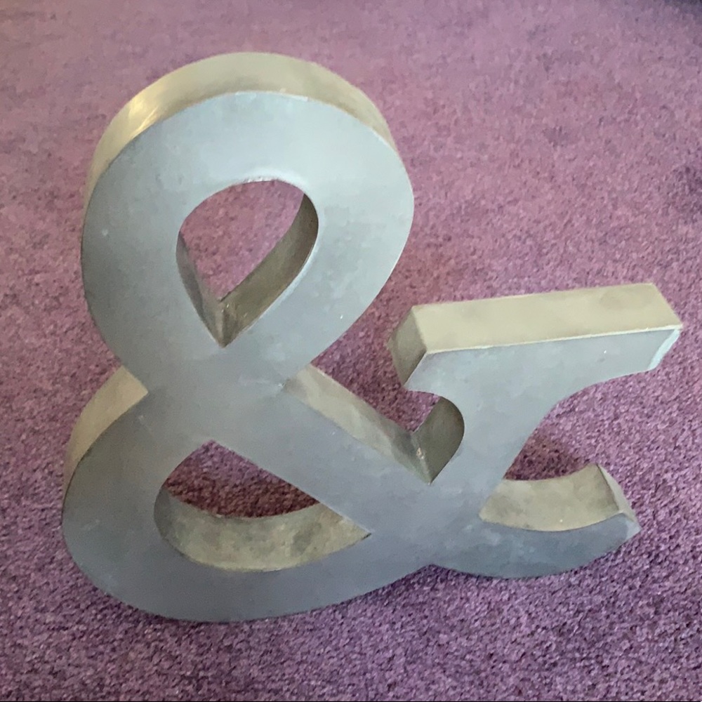Metal & Sign - Picture 2 of 3